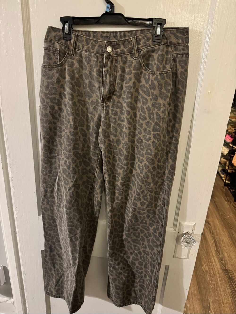 SHEIN Gray Leopard Print Wide-Leg Jeans
